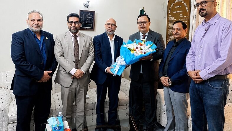 Dhaka seeks closer business ties with Pakistan