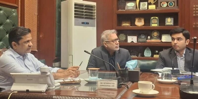 Karachi administration to launch crackdown on illegal billboards